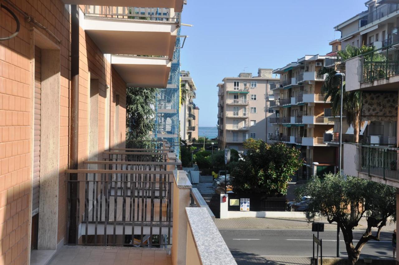 Apartamento Viale Repubblica 307 6 Pietra Ligure Exterior foto